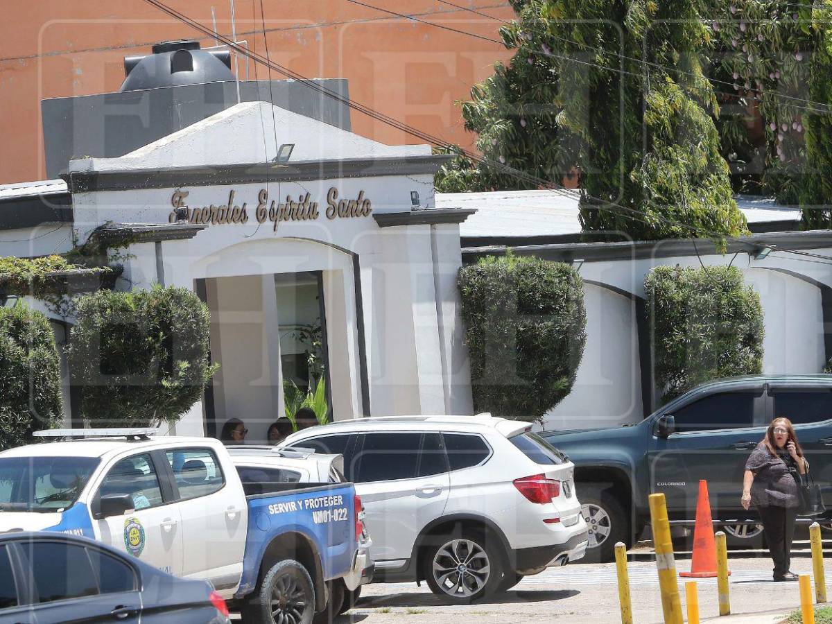 Sandra Díaz del Valle: fotos de la nueva recolección de muestras forenses durante su velorio