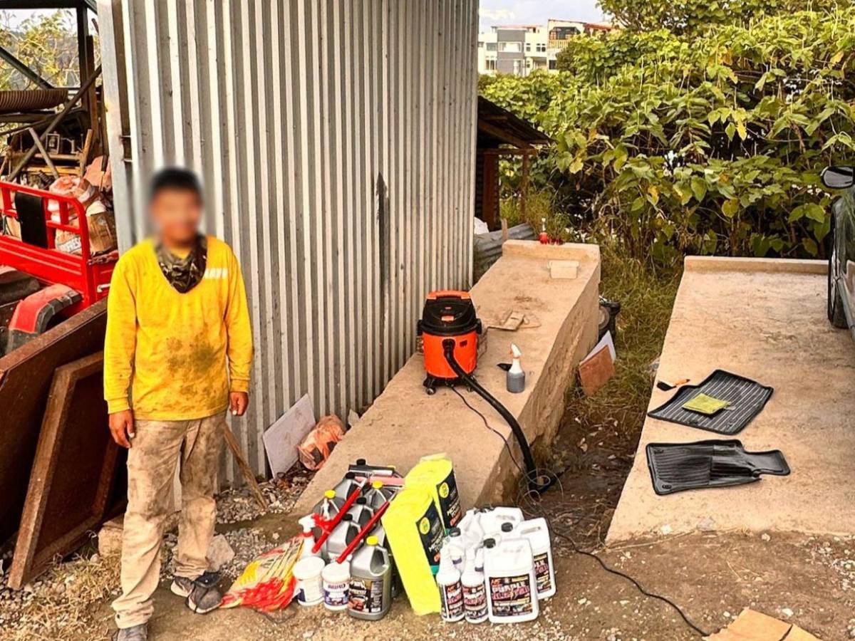 Isis Cuéllar sigue repartiendo dinero tras escándalo con Sedesol; dio L20 mil para un carwash