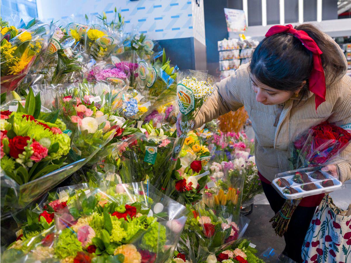 Menos parejas y más amor propio: San Valentín se reinventa en EE UU