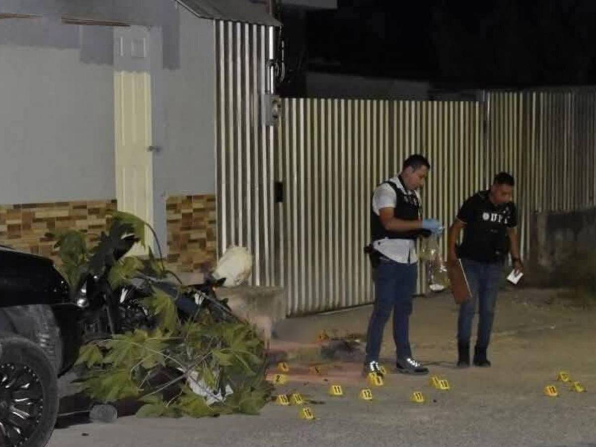 Identifican a dos jóvenes acribillados en Copán; hallaron 20 casquillos en la escena