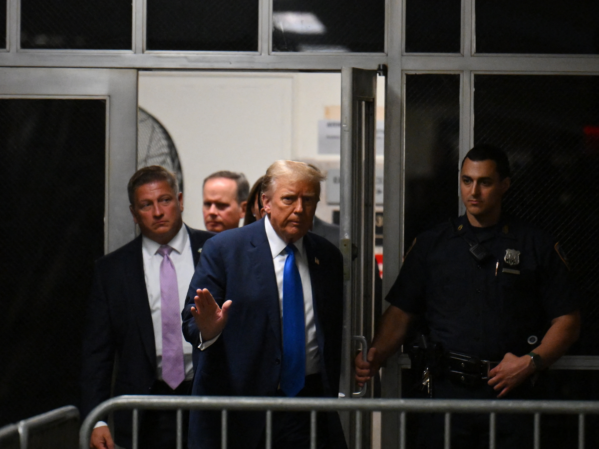 Donald Trump comparece a tribunal en inicio de su juicio en Nueva York