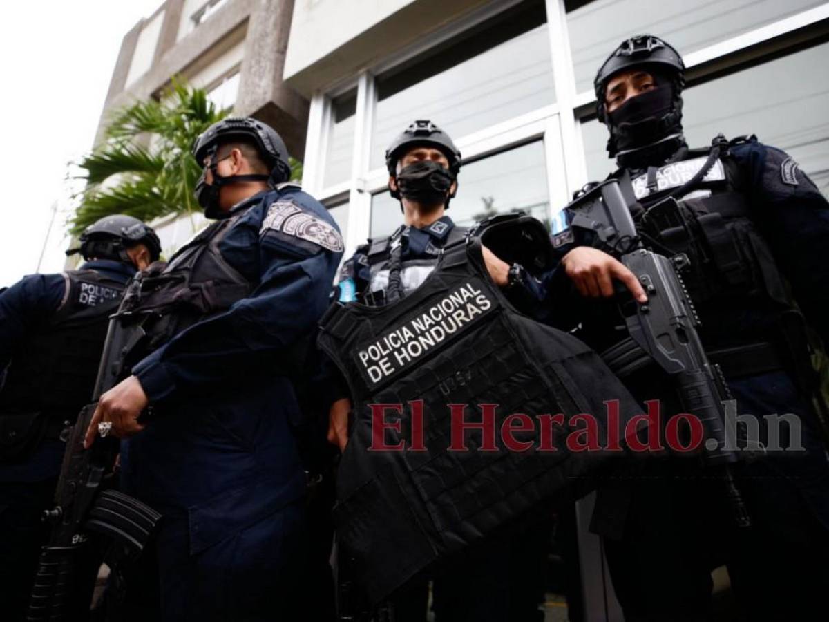 Videos: Así fue la llegada e ingreso del expresidente Hernández a la CSJ