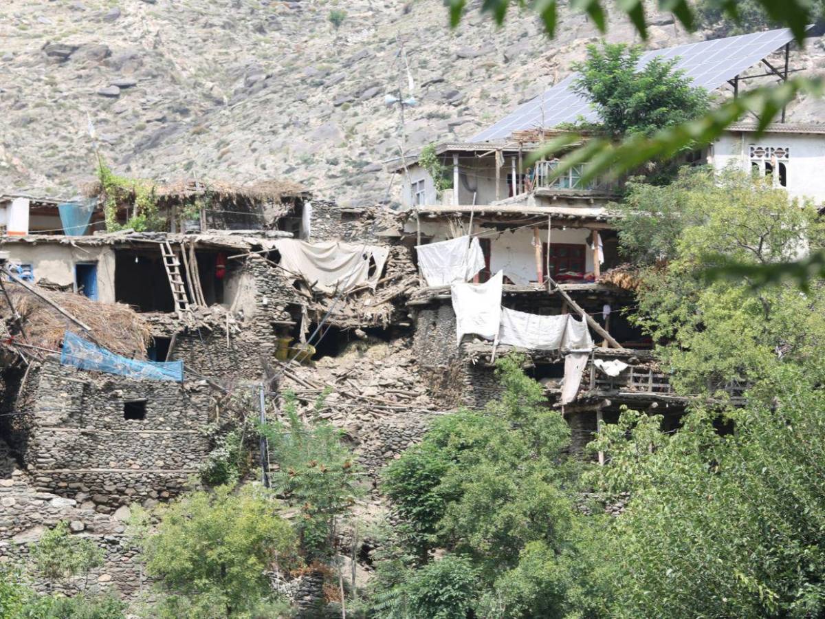 Los muertos por el terremoto de Afganistán superan los 1,400