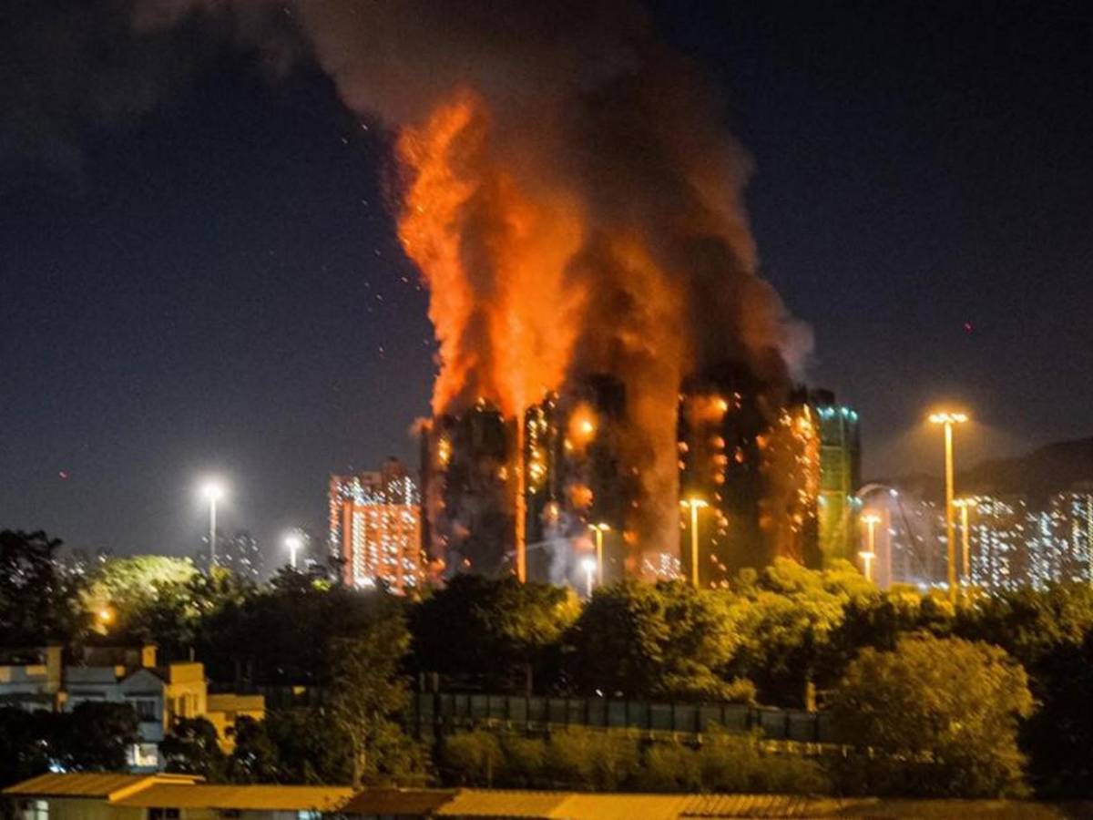 Las tragedias que marcaron al mundo en 2025: huracanes, incendios y accidentes aéreos