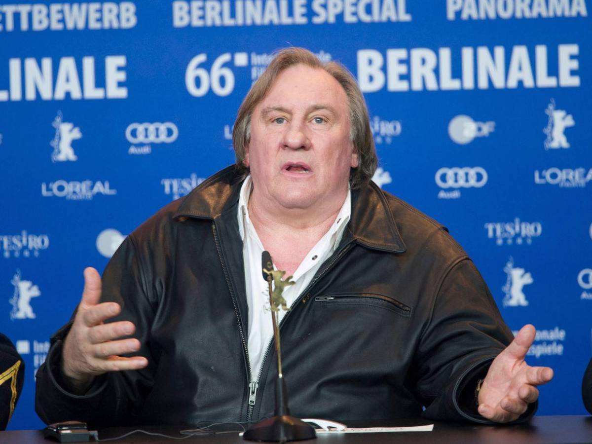Gérard Depardieu enfrenta juicio por agredir a un paparazzi en Roma
