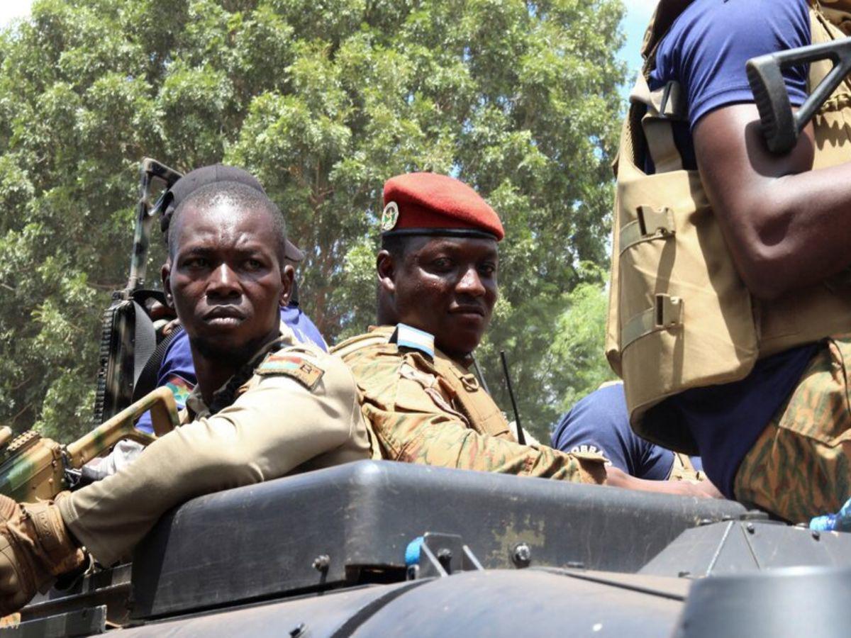 Unos 15 civiles muertos deja ataque a iglesia de Burkina Faso
