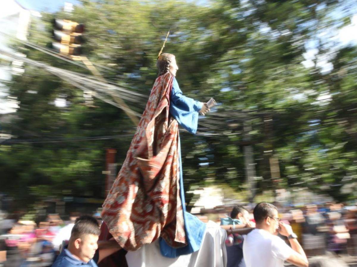 ¡La tumba está vacía! Con fe y devoción celebran la resurrección de Cristo este Domingo Santo ¡La tumba está vacía! Con fe y devoción celebran la resurrección de Cristo este Domingo Santo