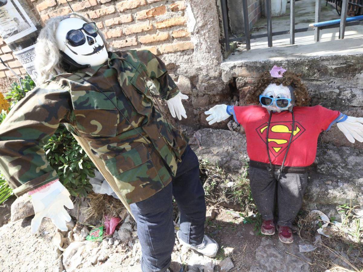 Figuras de líderes políticos dominan los tradicionales años viejos de Tegucigalpa