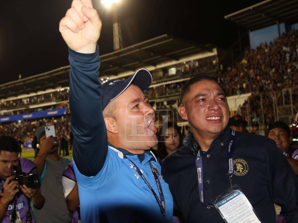 Emilio Izaguirre lloró y el lindo regaló a los jugadores: Motagua celebra la copa número 20