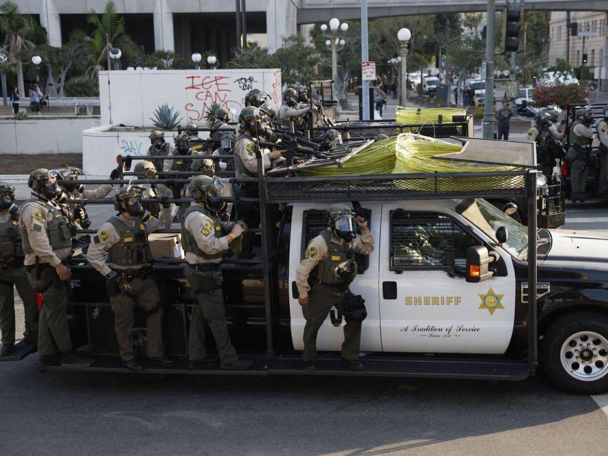 Orden inédita e ilegal no vista en 60 años: la polémica por envío de Guardia Nacional a Los Ángeles