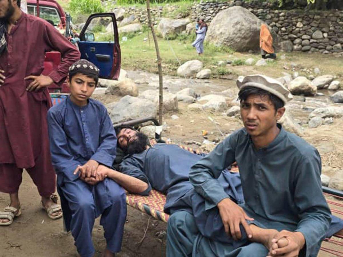 Los muertos por el terremoto de Afganistán superan los 1,400