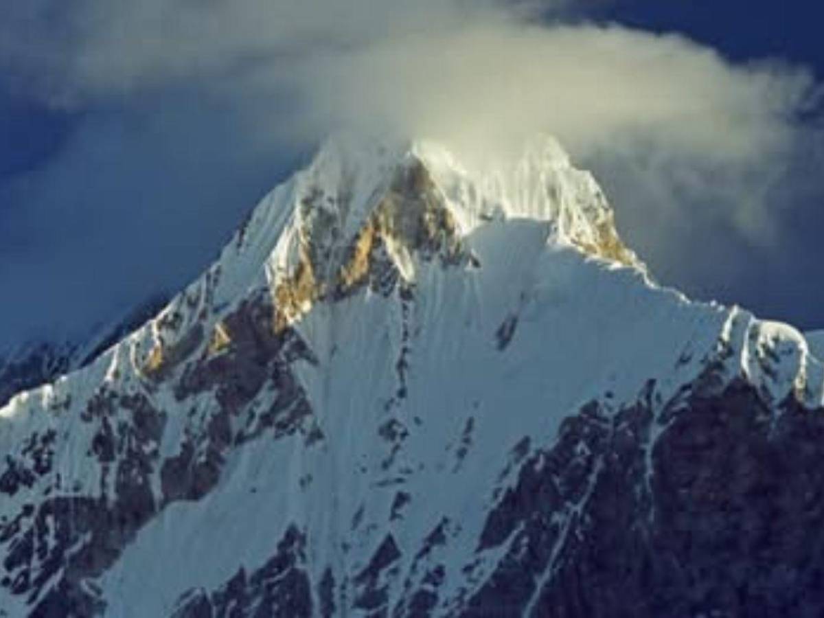 Natalia Nagovitsyna, atrapada en la cumbre del Pico Pobeda, ¿por qué no la rescatarán?