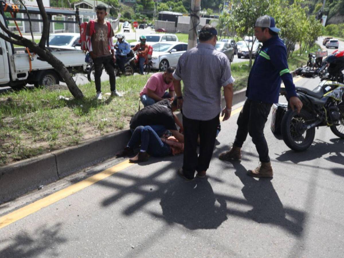 Hombre no usó puente peatonal y provocó la muerte de motociclista: así fue el accidente en el anillo periférico