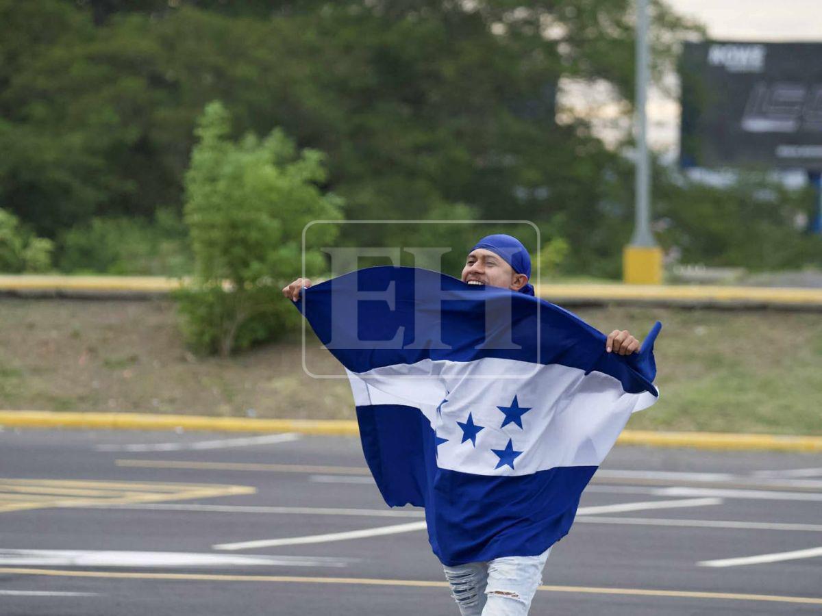 ¡Que se escuchen los gritos! Aficionados catrachos desbordan energía en el Nicaragua vs Honduras