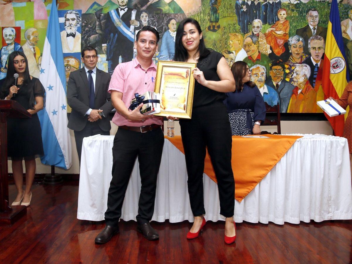 “Mariluna”, de Ángel Castro, gana el Concurso de Cuentos Cortos de El Heraldo