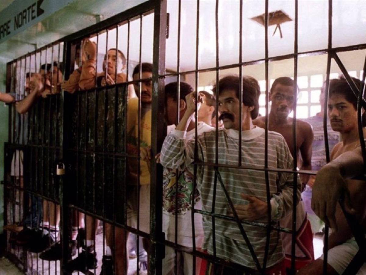 Reos vendían hasta por L300 mil las celdas a otros convictos en la cárcel de Támara Reos vendían hasta por L300 mil las celdas a otros convictos en la cárcel de Támara