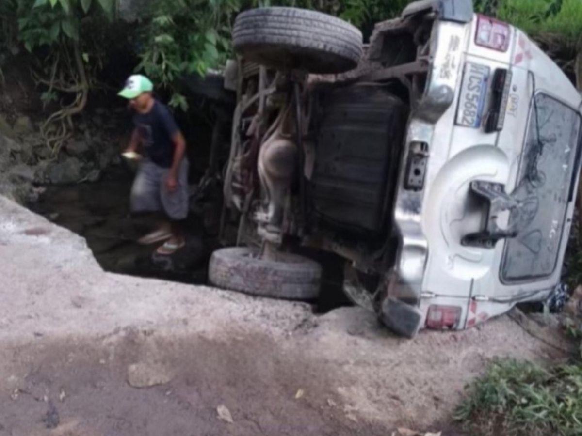 Iba con su familia y el carro volcó: Eliana, de 4 años, murió tras un accidente en Atlántida