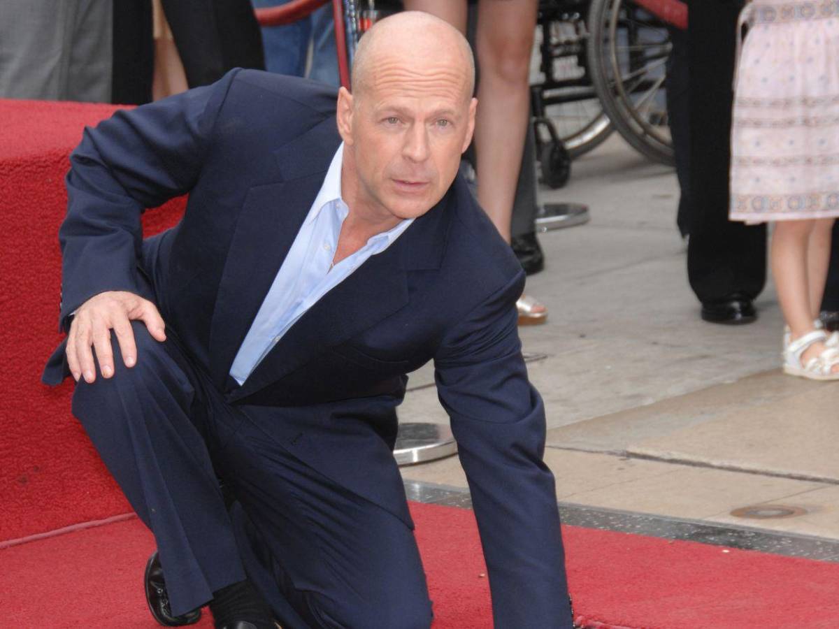 Bruce Willis fue trasladado a  una casa de cuidados, pero se mantiene muy activo