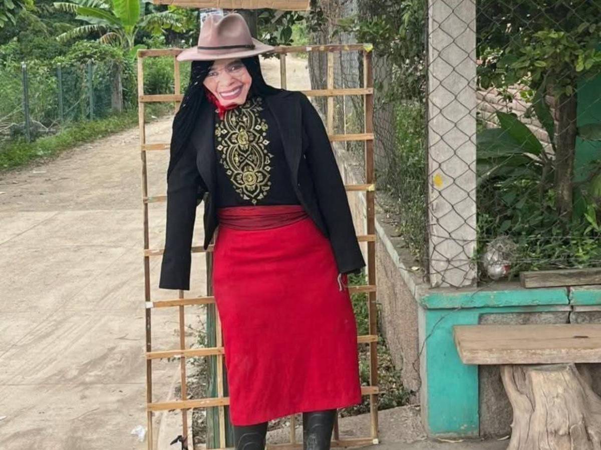 Figuras de líderes políticos dominan los tradicionales años viejos de Tegucigalpa