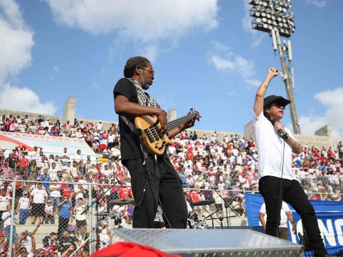 Diablos Negros ponen en ambiente a los aficionados en el Nacional previo a la final