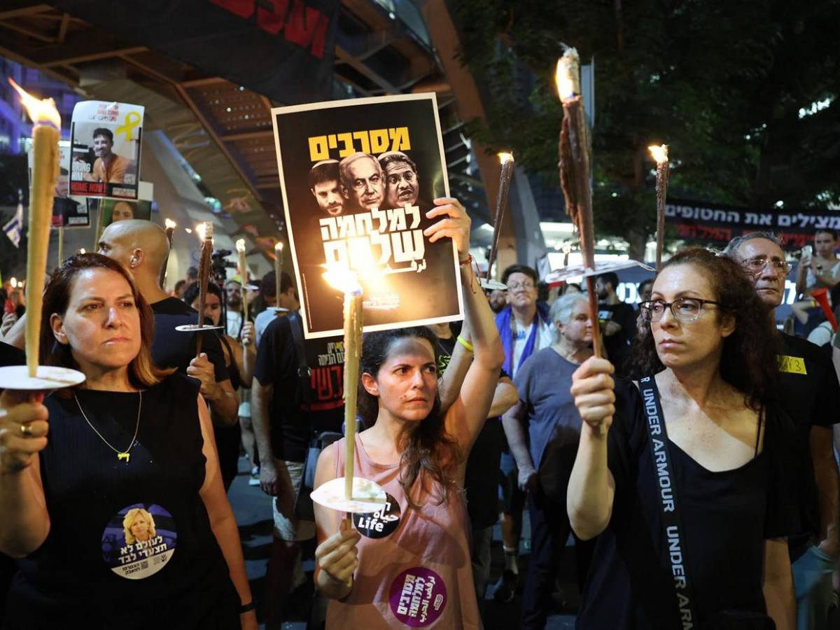 Multitudinaria marcha en Israel exige fin de ofensiva en Gaza y liberación de rehenes