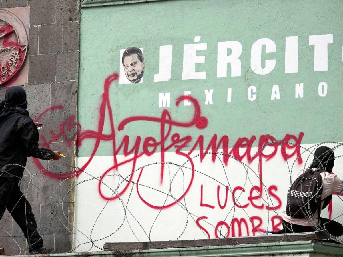 Impactantes imágenes del camión incendiado en Ciudad de México