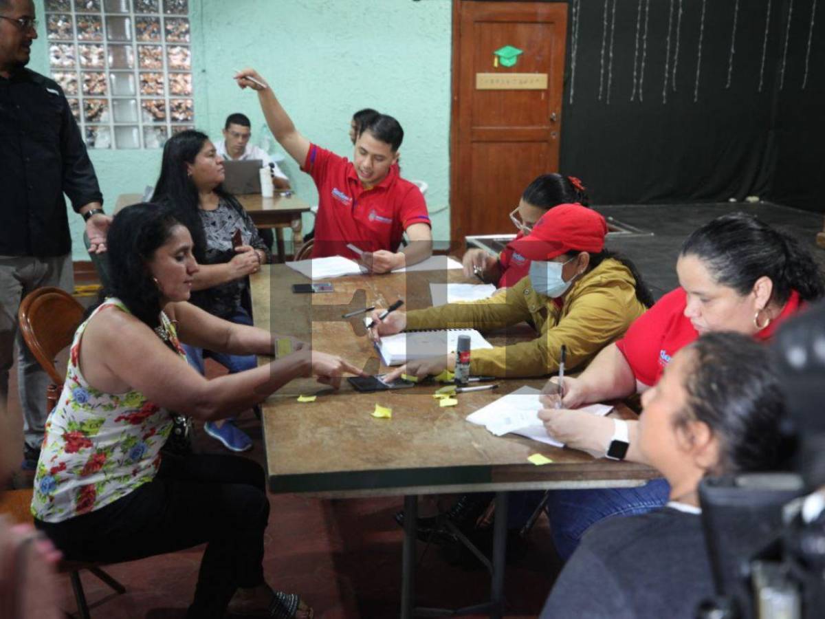 Reparten bono climático en Santa Lucía y pobladores desconocen el propósito