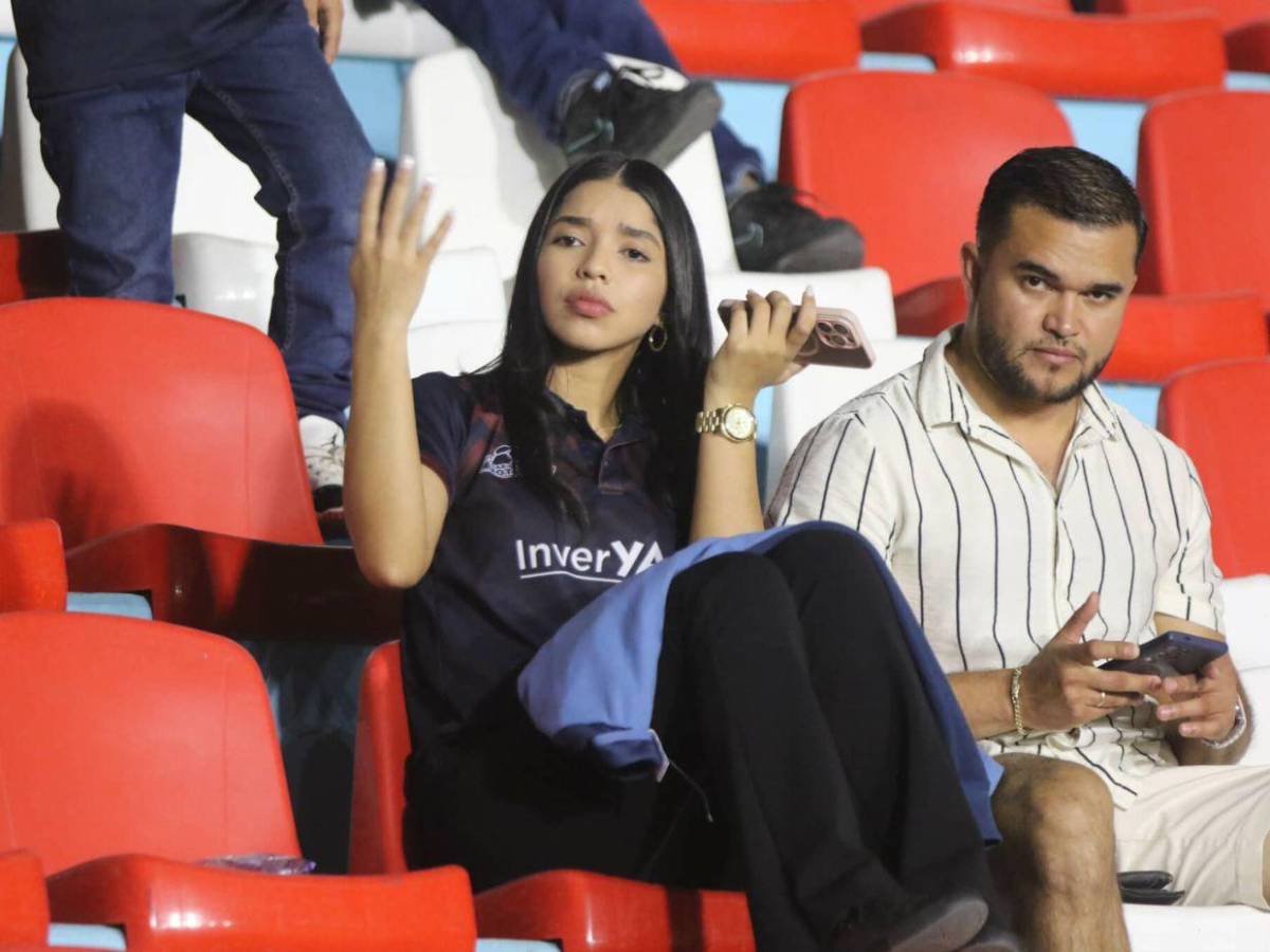 Aficionados del Motagua llegaron al estadio para vivir la fase triangular