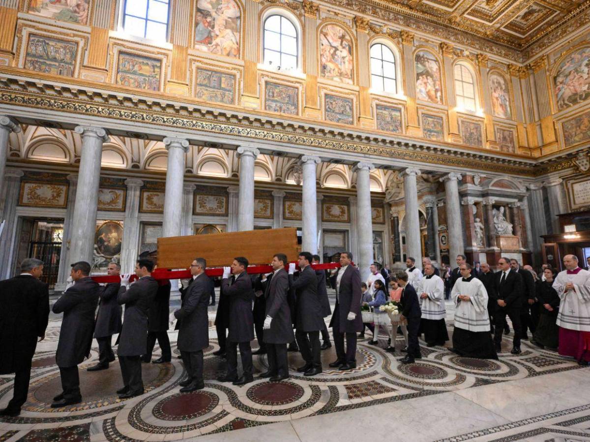Francisco, el papa de los últimos: así fue su funeral entre poderosos y desfavorecidos​​​​​​