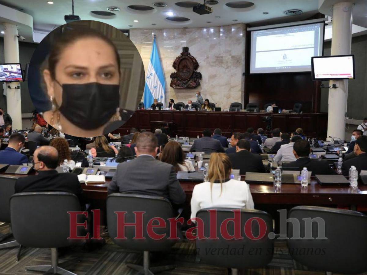 “Antes decía que no se sentaba a la par de corruptos, hoy come a la par de ellos”: Karen Martínez arremete contra Luis Redondo