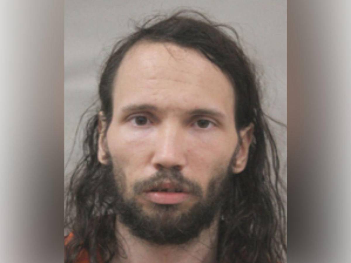 Cae presunto programador de Roblox por delitos sexuales y posesión de muñeca infantil