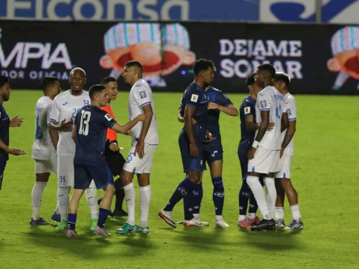 Lo que hizo la pareja del año, lindas chicas y bronca: Postales del triunfo de Honduras vs Nicaragua