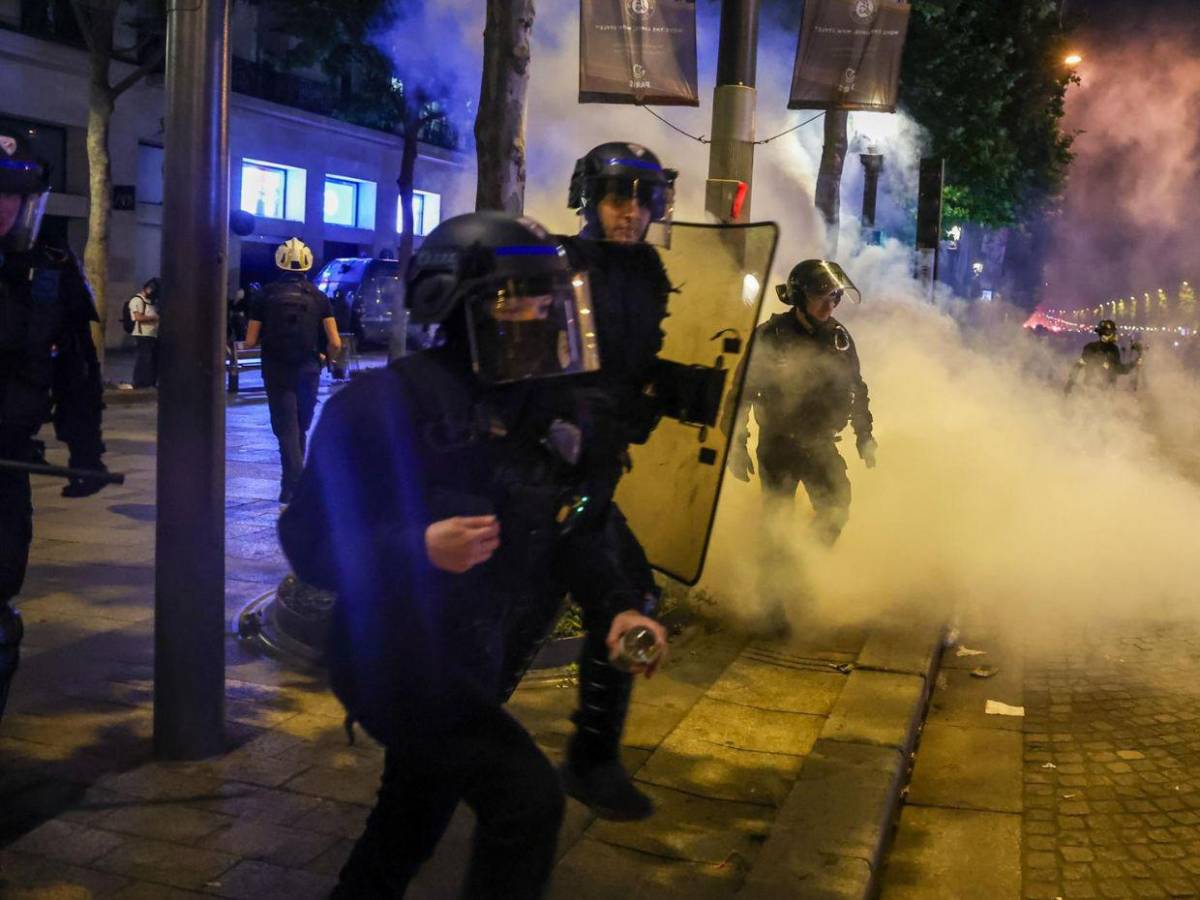 En fotos: Muertos en París tras celebración del PSG por ganar la Champions