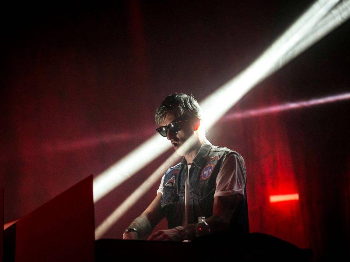 Kavinsky, el célebre DJ y productor que fue hallado muerto en su casa de París