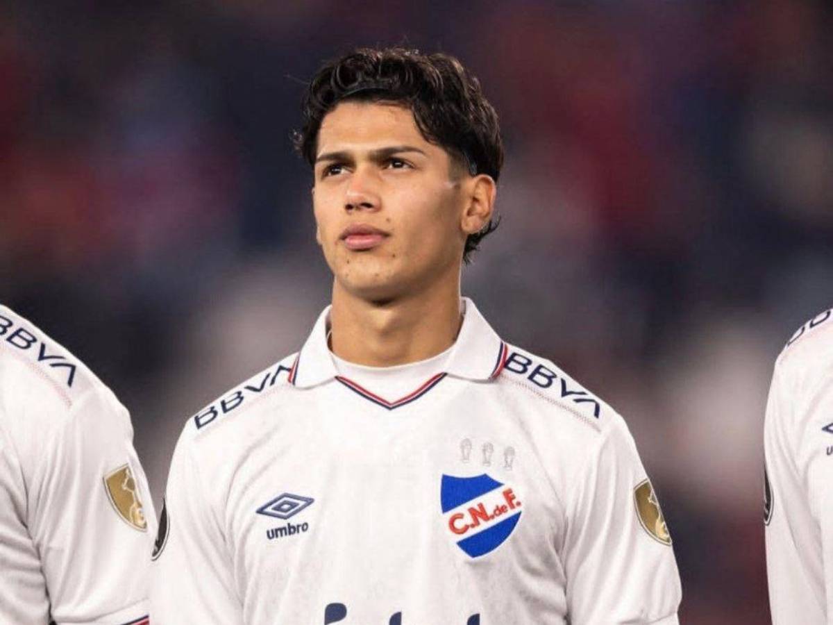 El emotivo momento de un padre e hijo que se enfrentaron en un partido de fútbol en Uruguay