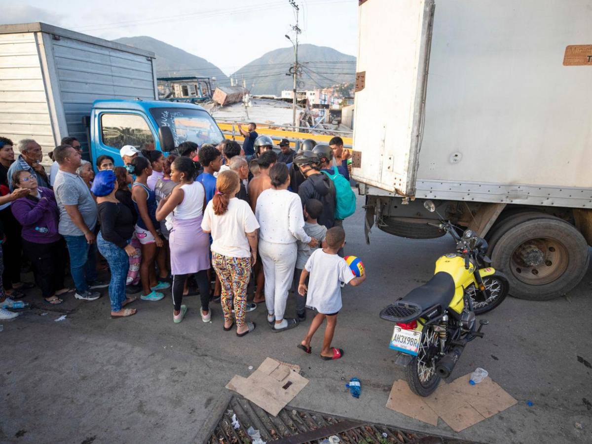 Víveres, búsqueda con perros,  drones y equipo médico: comunidad internacional no deja sola a Venezuela