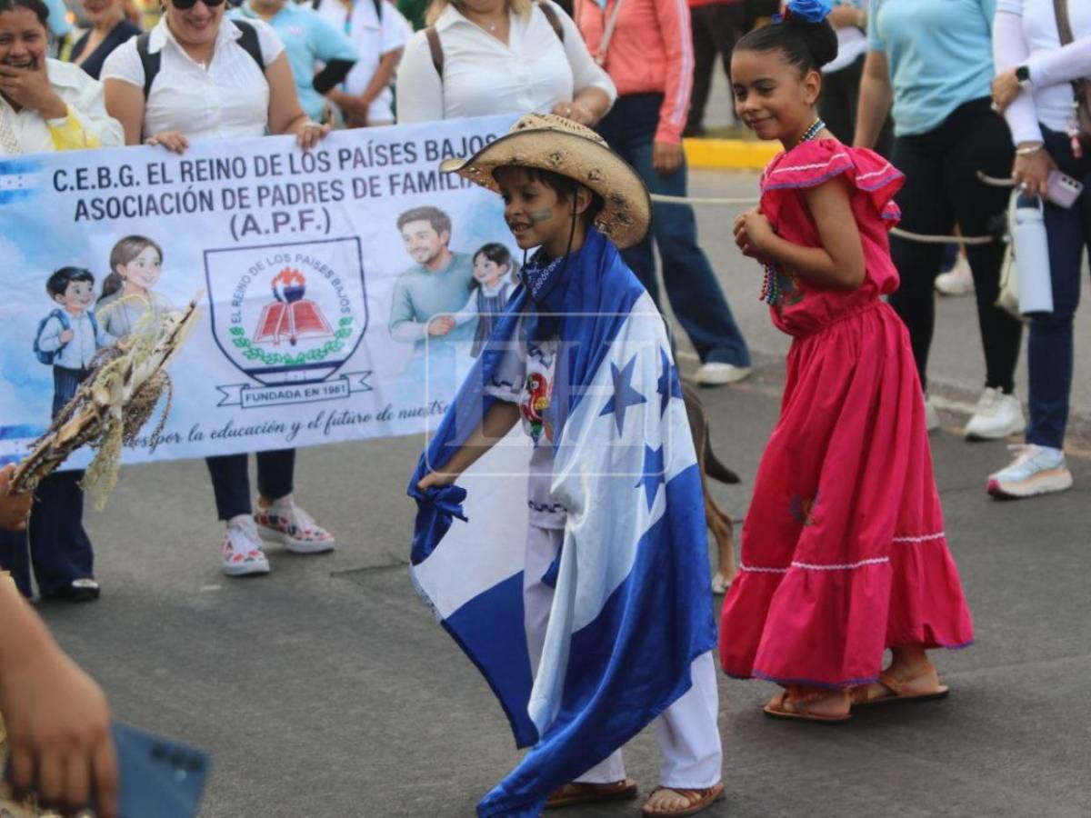 En fotos: los trajes típicos más destacados en los desfiles patrios de las escuelas en Tegucigalpa
