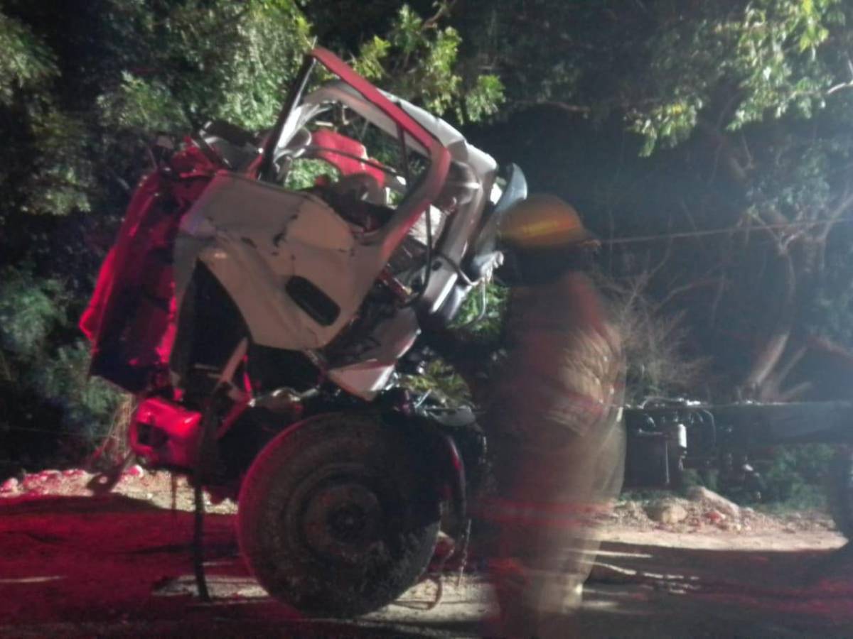 Mueren dos hombres a bordo de un camión al caer a un río en Lucerna, Ocotepeque