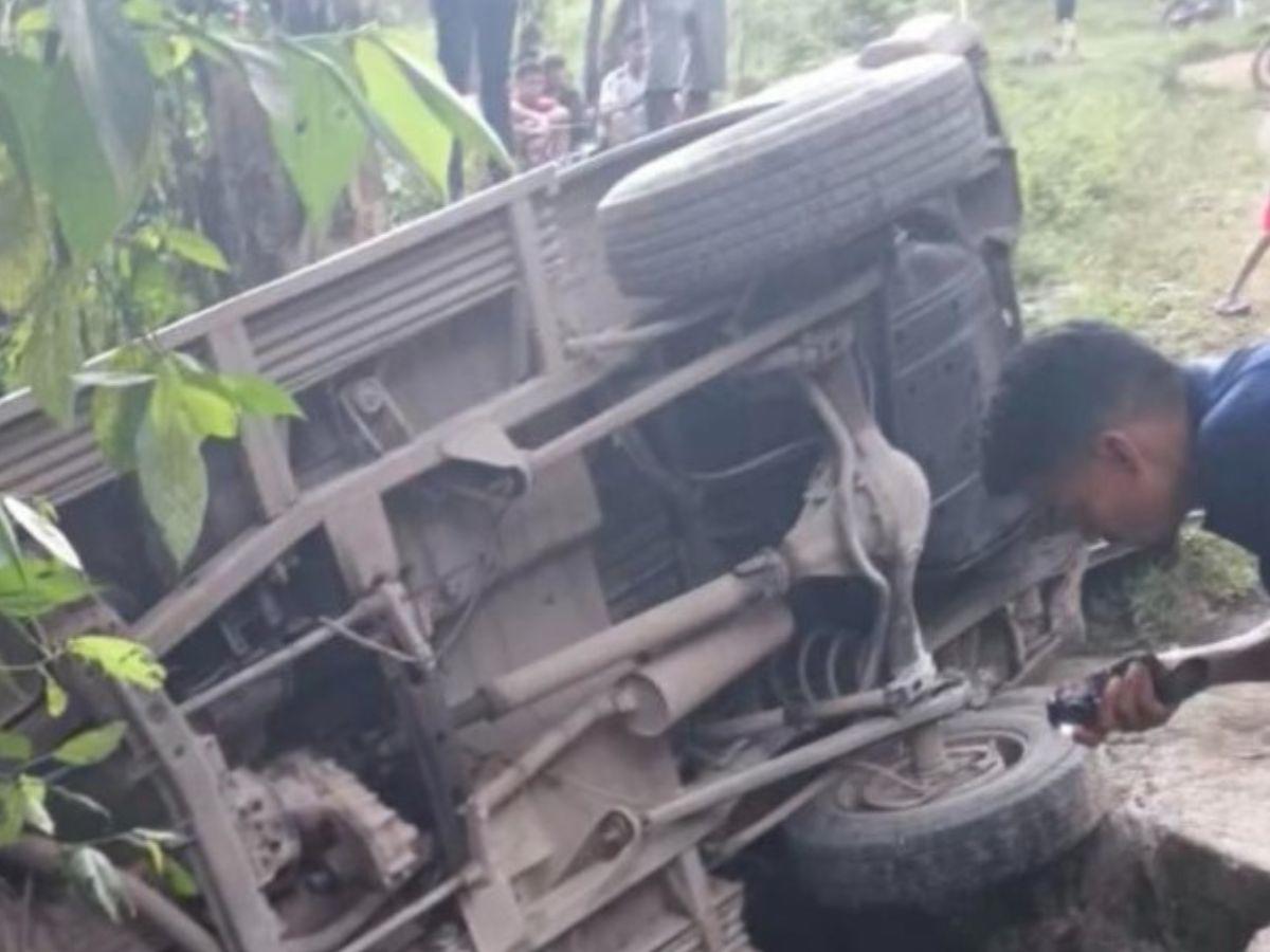 Iba con su familia y el carro volcó: Eliana, de 4 años, murió tras un accidente en Atlántida