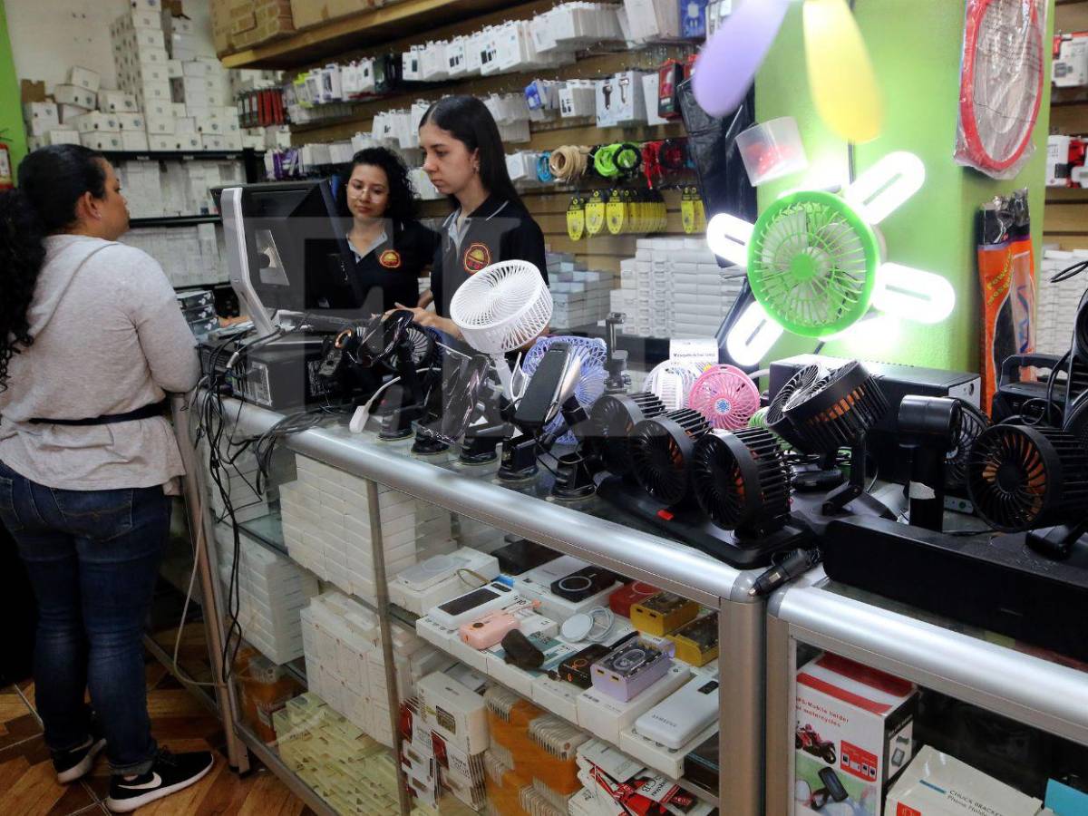 Competencia desleal: Comercios chinos van ganando terreno en la capital