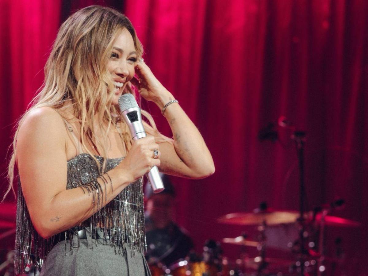 Hilary Duff revive a Lizzie McGuire en el anuncio de su nueva gira mundial