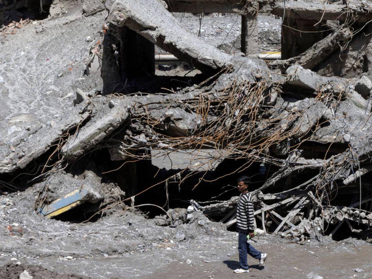 Nepal necesita $4,740 millones para reconstrucción tras la riada, según sus cálculos