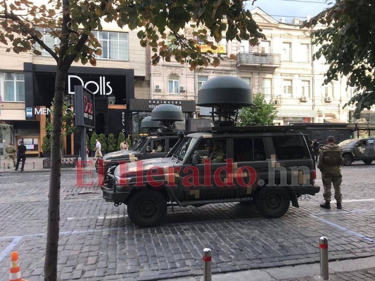 “Me tardé 16 horas en salir de Ucrania... es surreal”: hondureño huyó con su esposa a Polonia tras ataques rusos