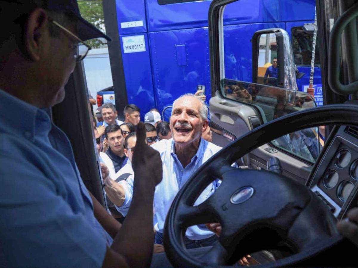 Arranca entrega de maquinaria a alcaldías: esto incluye el combo