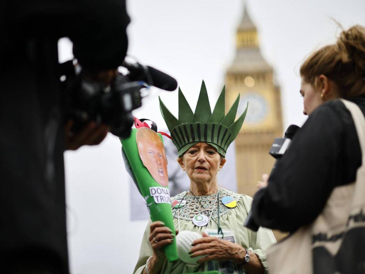Miles se manifiestan en Londres mientras Carlos III agasaja a Trump en Windsor