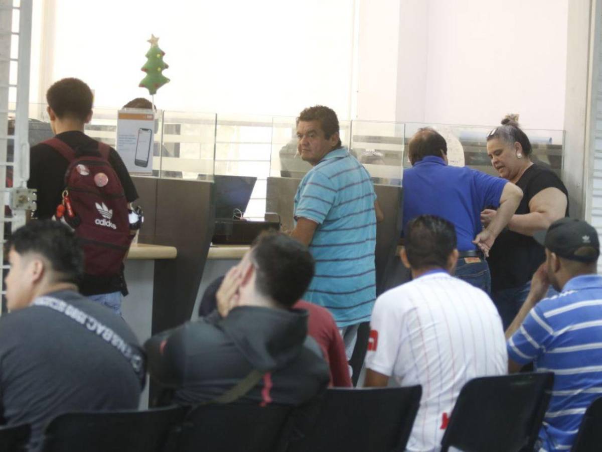 En la recta final de las elecciones, hondureños acuden el RNP para obtener su DNI