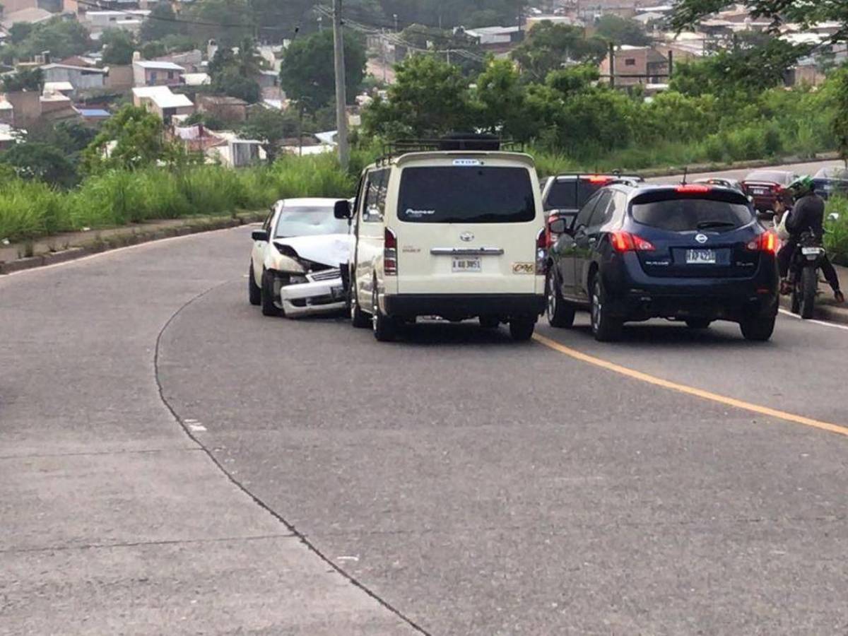 Varios heridos tras choque de rapidito en cuesta El Chile de la capital