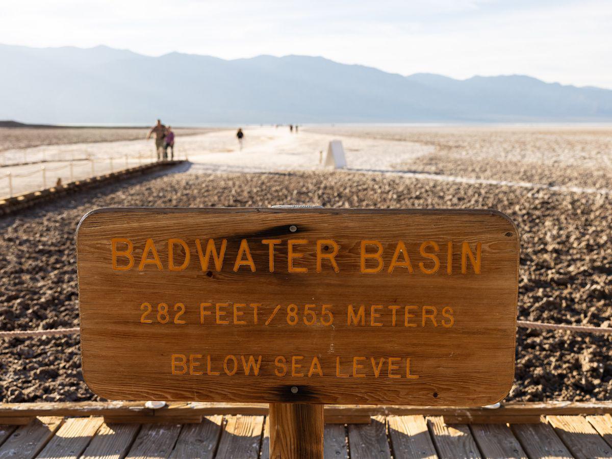 $!La Cuenca Badwater, conocida por sus salinas, es el lugar más bajo en Norteamérica a 85.5 metros bajo el nivel del mar.