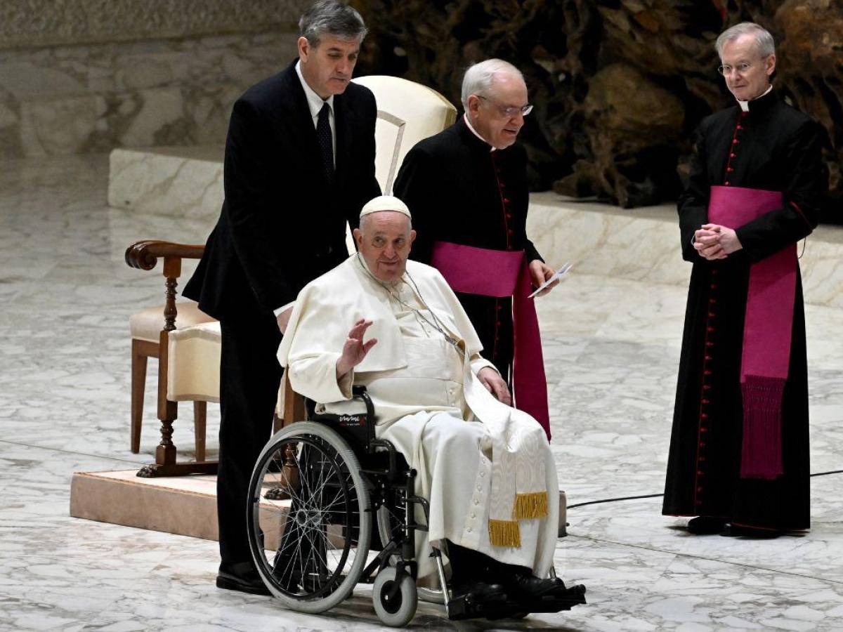 Papa Francisco asegura que la homosexualidad “no es un delito” pero sí “pecado”