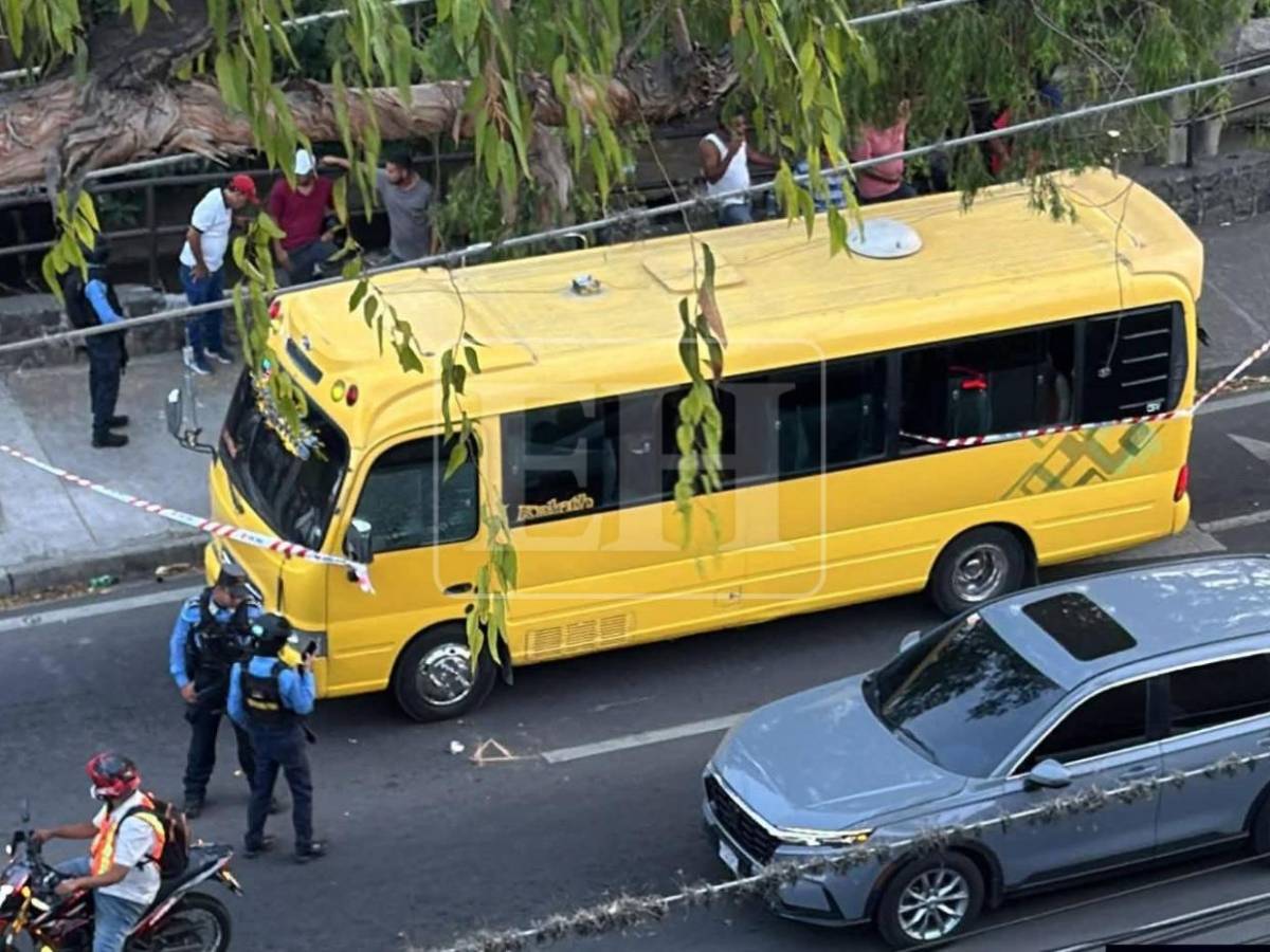 EN FOTOS: Así quedó la escena del crimen del conductor asesinado en rapidito en Comayagüela
